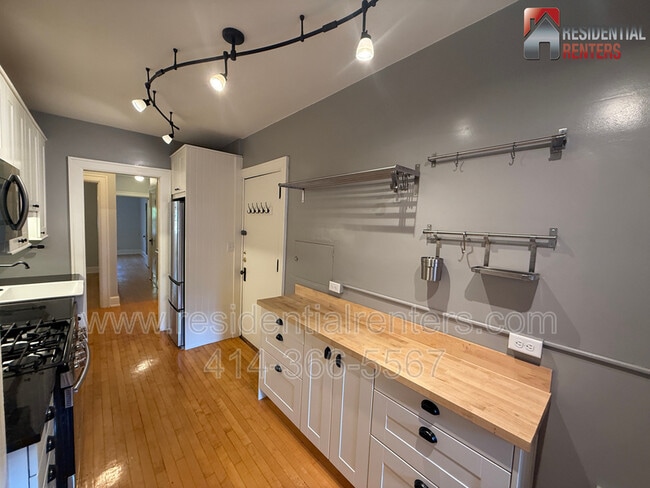 property at 1924 N Prospect Ave