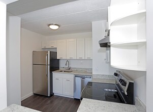 1350 Fifteenth Street in Fort Lee, NJ - Foto de edificio - Interior Photo
