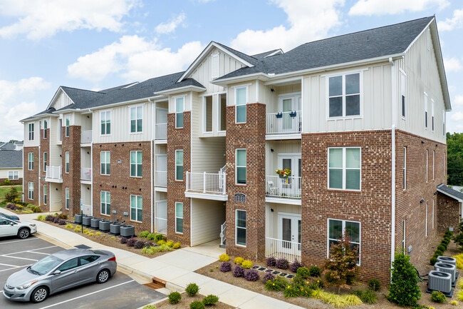 Mills Creek in Gastonia, NC - Foto de edificio - Building Photo
