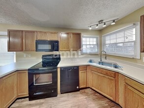 2805 Schuylar Rd in Grove City, OH - Foto de edificio - Building Photo