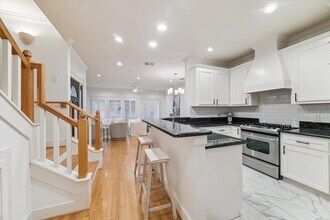 1322 Dian St in Houston, TX - Foto de edificio - Building Photo