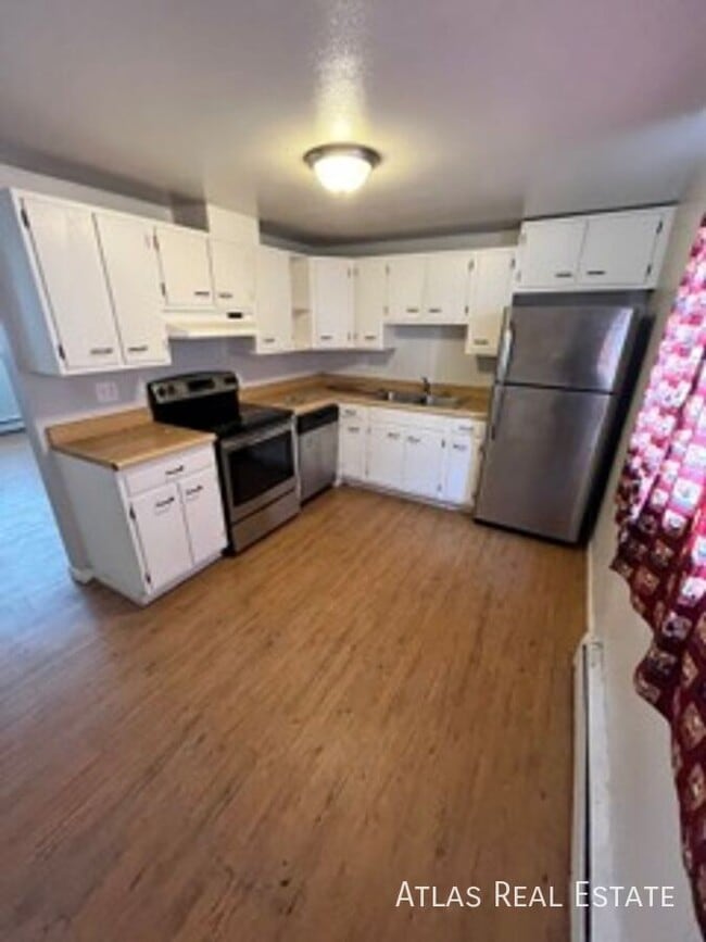 property at 3750 Owens St