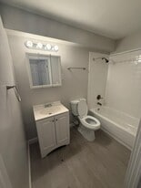 La Vue Lake Apartments in Gary, IN - Building Photo