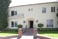 9932 Robbins Dr in Beverly Hills, CA - Foto de edificio - Building Photo