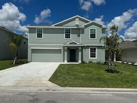 12222 Amber Waves Rd in Lehigh Acres, FL - Building Photo
