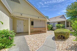 720 Donovan Ct in Davis, CA - Building Photo