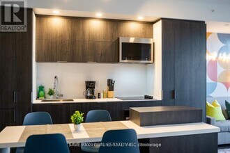 370 Martha St in Burlington, ON - Building Photo - Building Photo