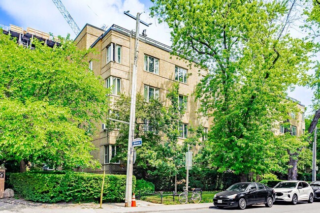 150 Farnham Ave in Toronto, ON - Building Photo - Building Photo