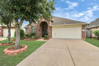 2103 Breezeway Ln in Pearland, TX - Building Photo - Building Photo