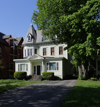 702 Madison Ave in Albany, NY - Building Photo - Building Photo