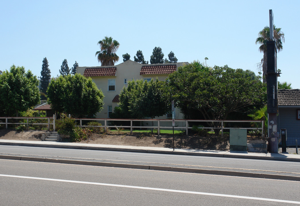 7713-7717 University Ave in La Mesa, CA - Foto de edificio