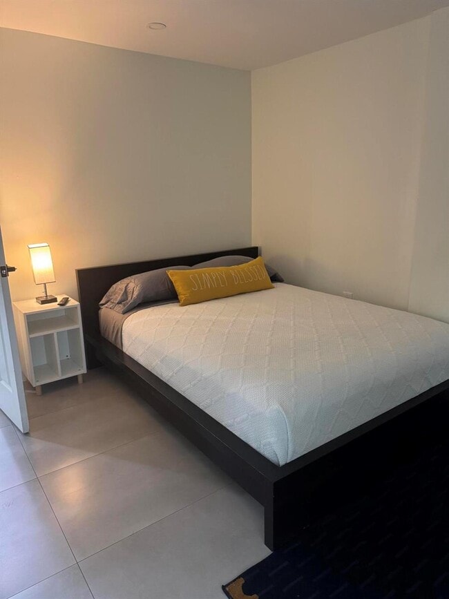 2314 Pinecrest Ct in West Palm Beach, FL - Foto de edificio - Building Photo