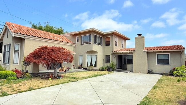 property at 1700 Pearl St