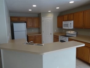 136 Sura Blvd in Orlando, FL - Building Photo - Building Photo