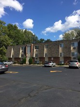 Hidden Creek Apartments in North Ridgeville, OH - Building Photo - Building Photo