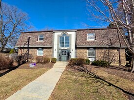 889 Trace Dr in Buffalo Grove, IL - Building Photo