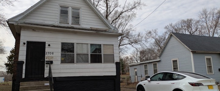 2706 W Montana St in Peoria, IL - Building Photo