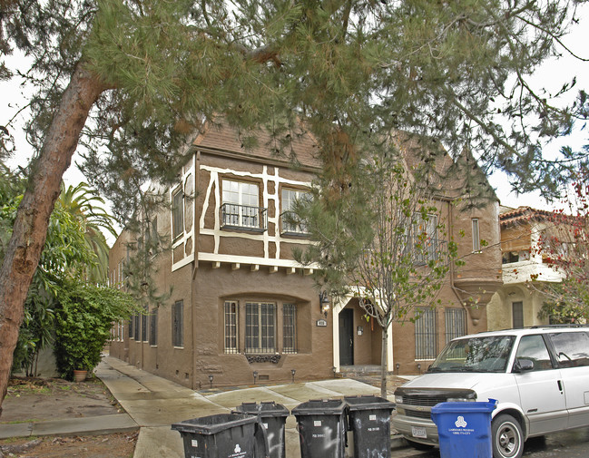 415 N Ogden Dr in Los Angeles, CA - Building Photo - Building Photo