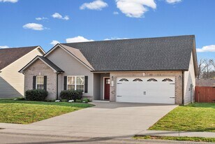 129 Ambridge St in Oak Grove, KY - Building Photo