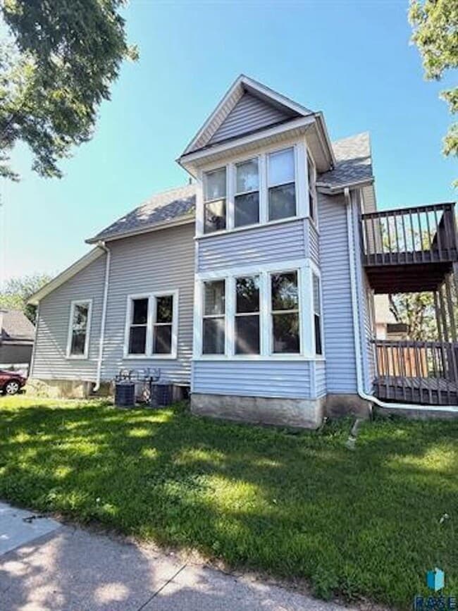 425 S Prairie Ave in Sioux Falls, SD - Building Photo - Building Photo