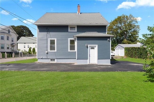 301 Glenwood Ave in Pawtucket, RI - Building Photo - Building Photo