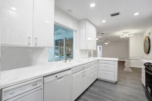 4755 NE 23rd Ave in Fort Lauderdale, FL - Building Photo