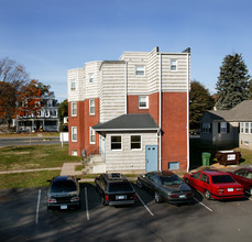 230 Windsor Ave in Windsor, CT - Building Photo - Building Photo