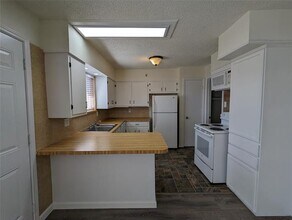 512 Rorary Dr in Richardson, TX - Building Photo - Building Photo