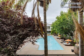 700 Agnew Rd in Santa Clara, CA - Foto de edificio - Building Photo