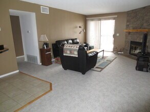324 Wright St, Unit 205 in Lakewood, CO - Building Photo - Building Photo