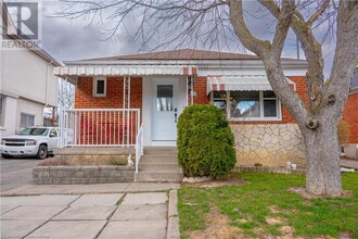 292 Bogert Ave in Toronto, ON - Building Photo - Building Photo