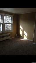 68 Neptune Ave in West Babylon, NY - Building Photo - Building Photo