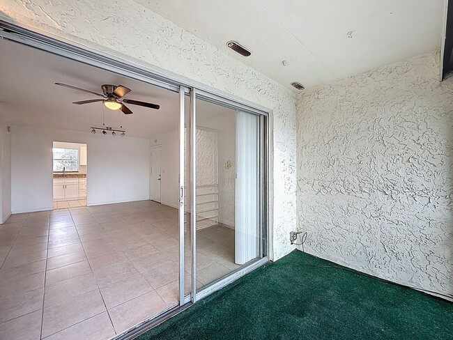 235 Lake Dora Dr in West Palm Beach, FL - Building Photo - Building Photo