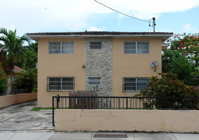 1029 NW 2nd St in Miami, FL - Building Photo - Building Photo