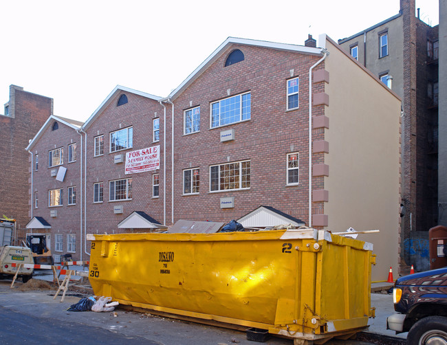 14 Macon St in Brooklyn, NY - Building Photo - Building Photo