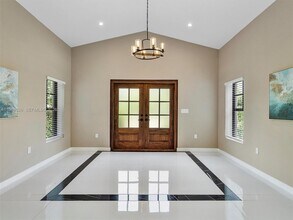 1500 Biarritz Dr in Miami Beach, FL - Building Photo - Building Photo