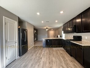 5992 S Antrim Loop in Tucson, AZ - Building Photo - Building Photo