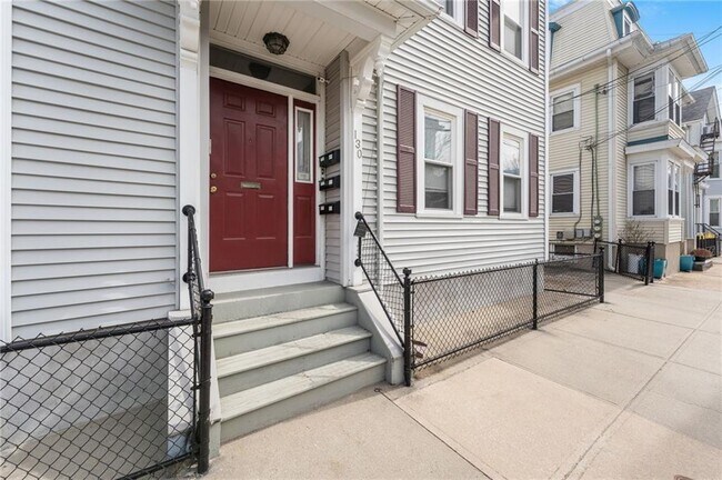 130 Sutton St in Providence, RI - Building Photo - Building Photo