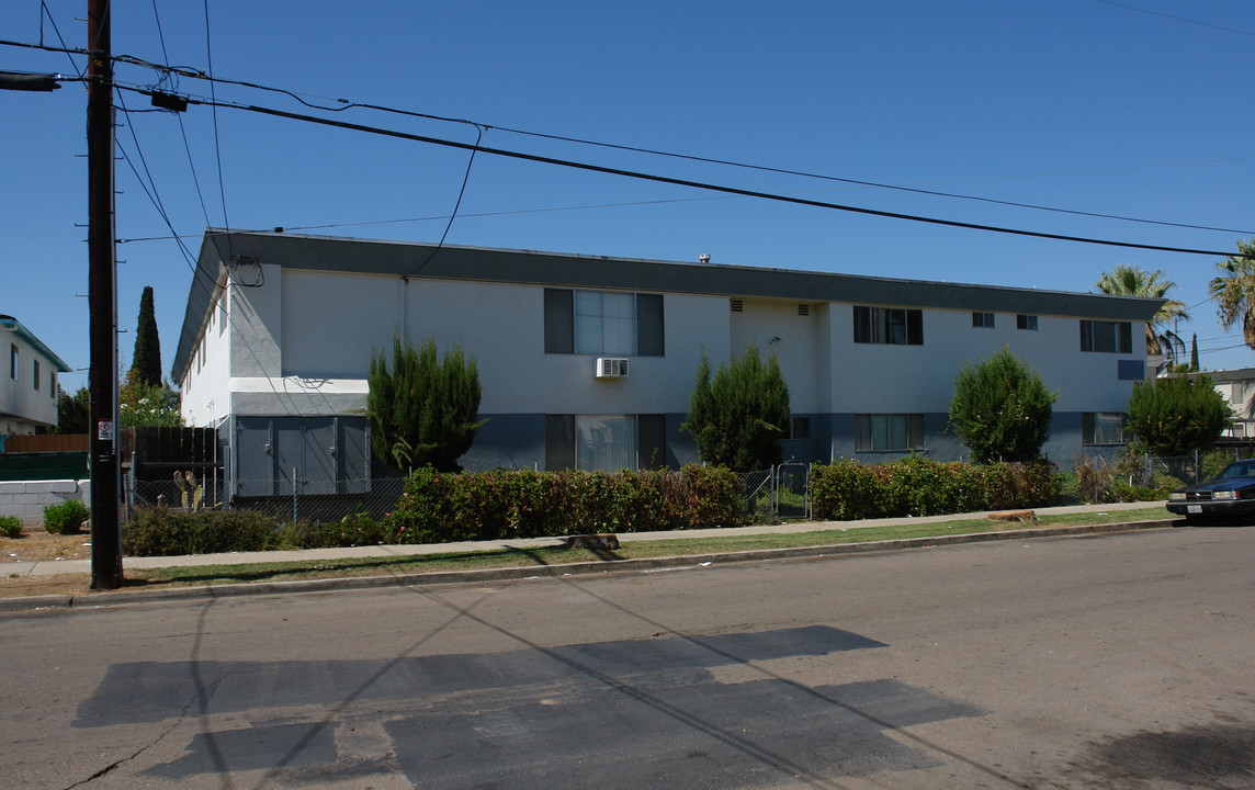 964 Leslie Rd in El Cajon, CA - Foto de edificio