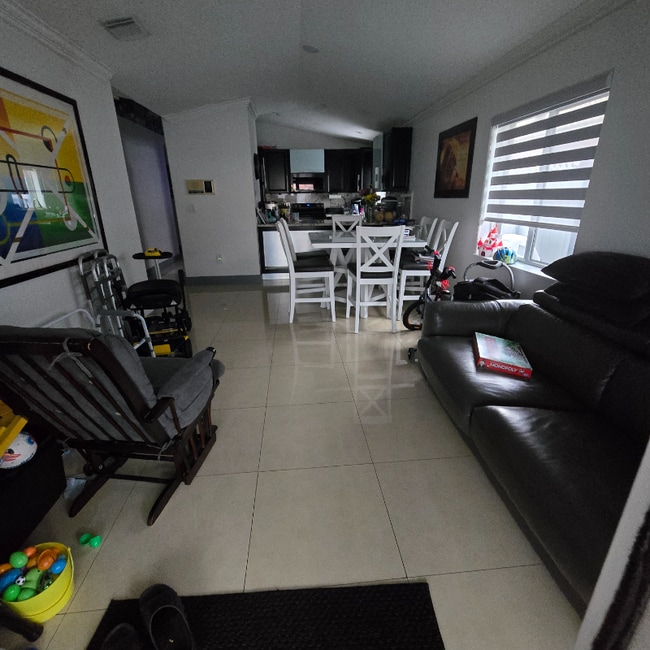 9752 NW 126th Terrace in Hialeah, FL - Building Photo - Building Photo