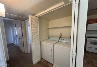 5012 S Rainbow Blvd in Las Vegas, NV - Building Photo - Building Photo