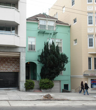 2327 Van Ness Ave in San Francisco, CA - Foto de edificio - Building Photo