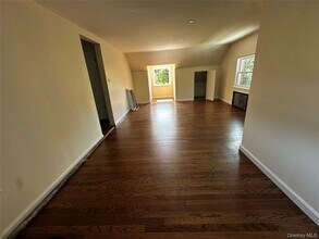 8 Shale Rd in Beacon, NY - Building Photo - Building Photo
