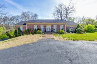 1227 Carl Seyfert Memorial Dr in Brentwood, TN - Building Photo