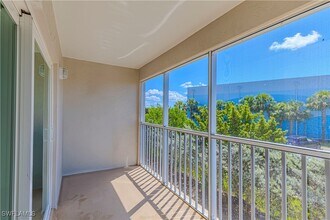 2209 San Marco Rd in Marco Island, FL - Foto de edificio - Building Photo