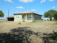 221 Katie Ln in Seguin, TX - Building Photo - Building Photo