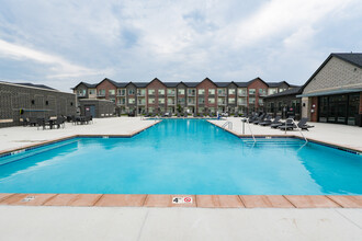 Brick Towne at Prairie Crossing in Waukee, IA - Foto de edificio - Building Photo