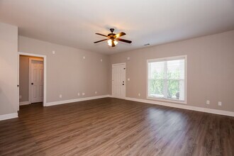 165 Spring Cir in Senoia, GA - Building Photo - Building Photo