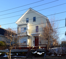 42 Pocasset Ave Apartments