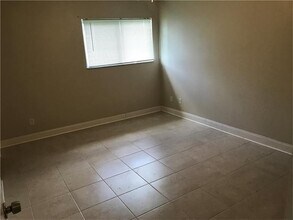 3421 NW 44th St, Unit # 103 in Lauderdale Lakes, FL - Building Photo - Building Photo